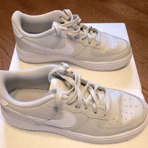 Boys NIKE Air Air Force 1 Size 6